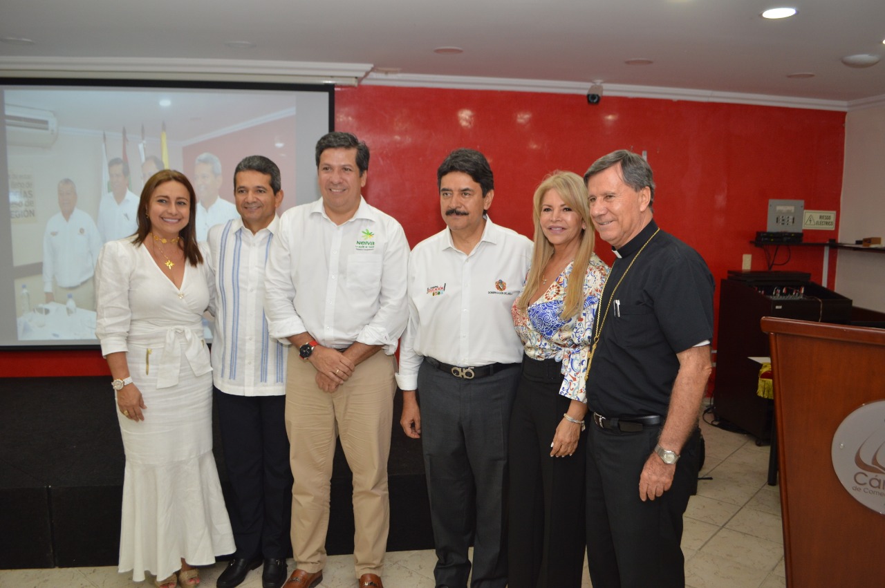 Tatiana Quintero, Ariel Rincón, Presidente de la Cámara de Comercio de Neiva; el Alcalde Rodrigo Lara Sánchez, el Gobernador Carlos Julio Gonzales Villa, Myriam Hurtado de González y Froilán Casas Obispo de la ciudad de Neiva.